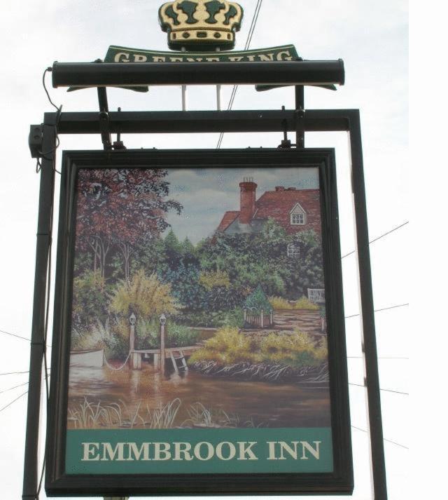 The Emmbrook Inn Hotel Wokingham Exterior foto