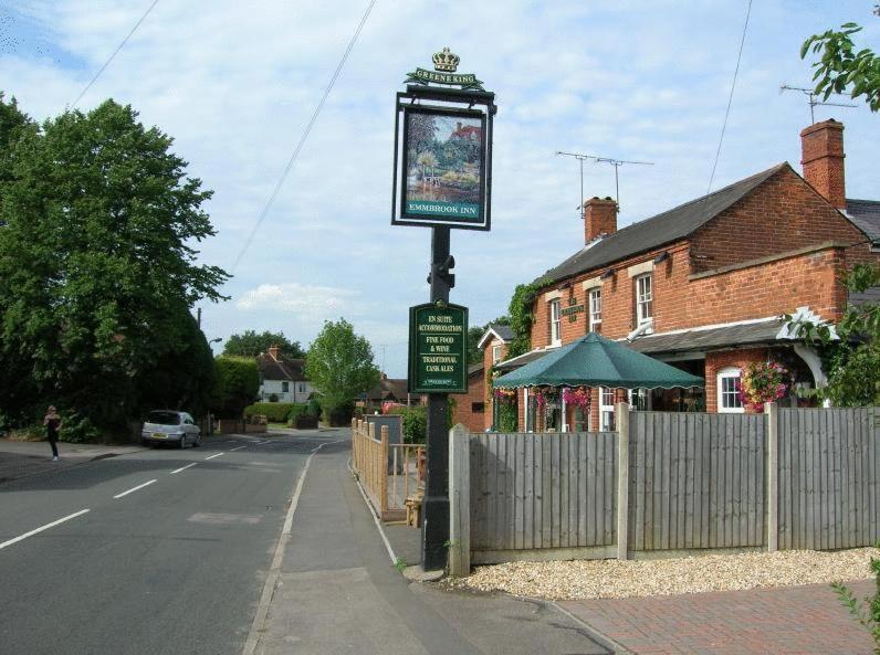 The Emmbrook Inn Hotel Wokingham Exterior foto