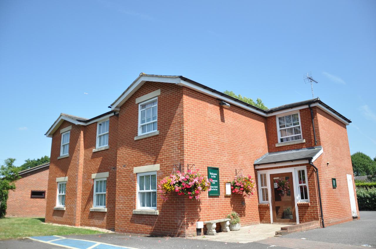 The Emmbrook Inn Hotel Wokingham Exterior foto